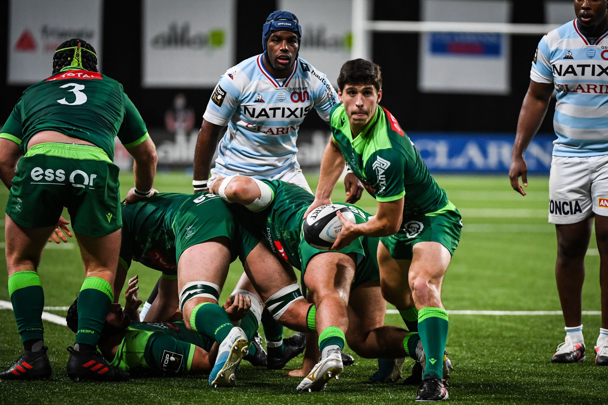 Thibault DAUBAGNA of Pau during the Top 14 match between Racing 92 and Pau at Paris La Defense Arena on November 7, 2020 in Nanterre, France. (Photo by Matthieu Mirville/Icon Sport) - Thibault DAUBAGNA - Paris La Defense Arena - Paris (France)